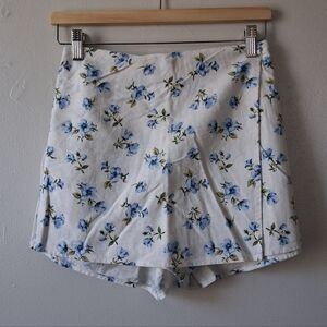 Old Navy White & Blue Linen Floral Skort